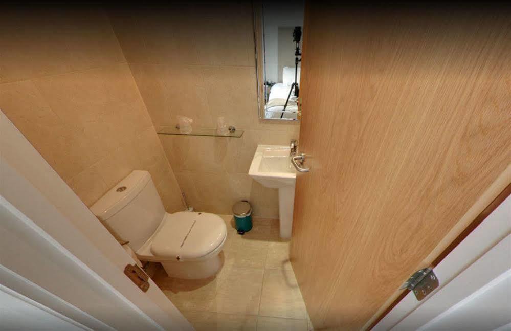 Mccafferty'S Guesthouse Ilford Luaran gambar
